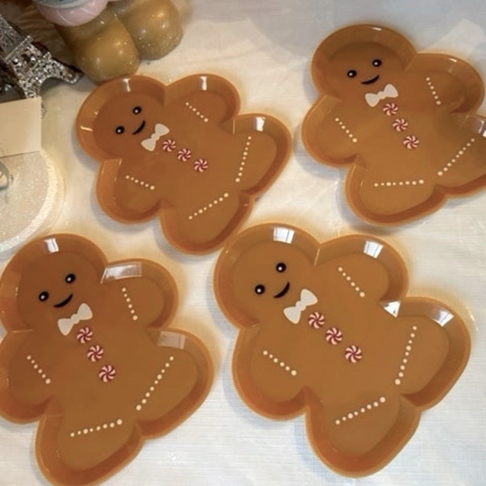 Target Gingerbread Appetizer plates 4 pcs